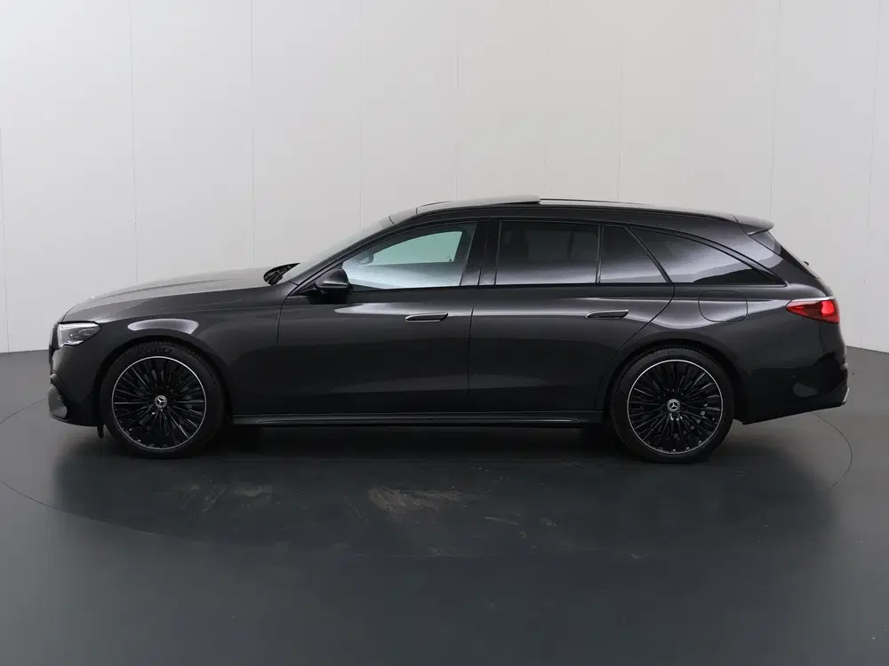 Mercedes-Benz E-Klasse 300 e AMG Line uit 2024, foto 5