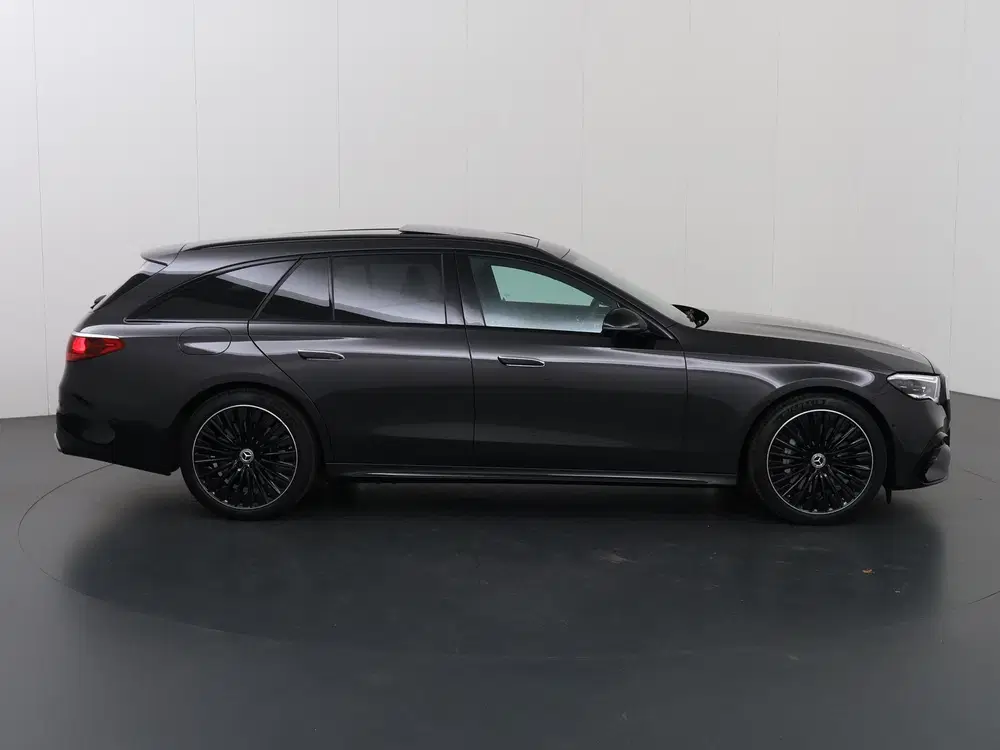 Mercedes-Benz E-Klasse 300 e AMG Line uit 2024, foto 6