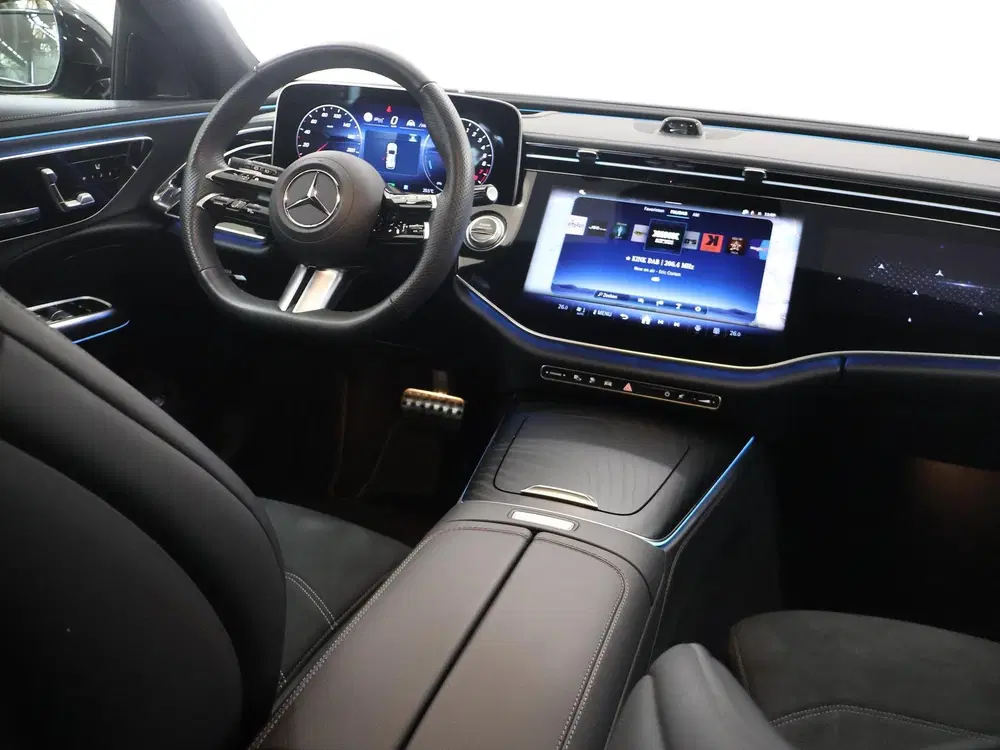 Mercedes-Benz E-Klasse 300 e AMG Line uit 2024, foto 9