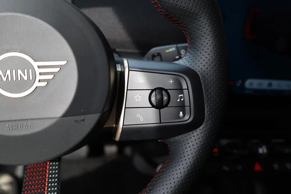Mini Aceman John Cooper Works uit 2025, foto 10