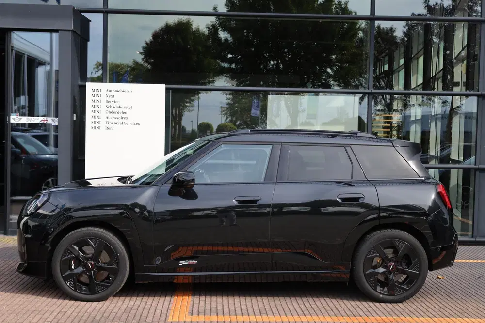 Mini Aceman John Cooper Works uit 2025, foto 4