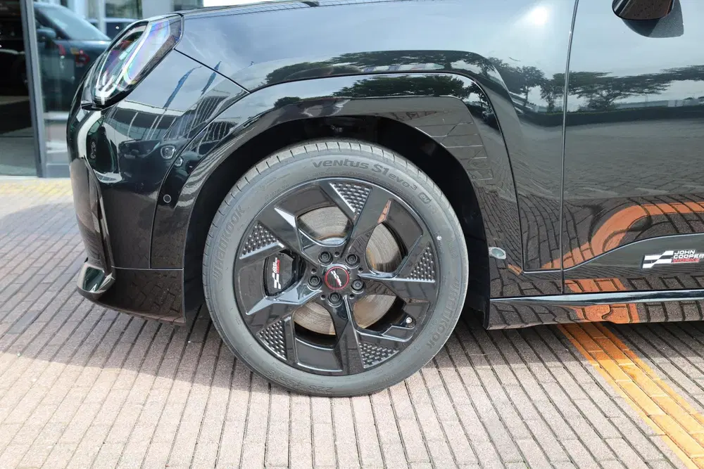 Mini Aceman John Cooper Works uit 2025, foto 5