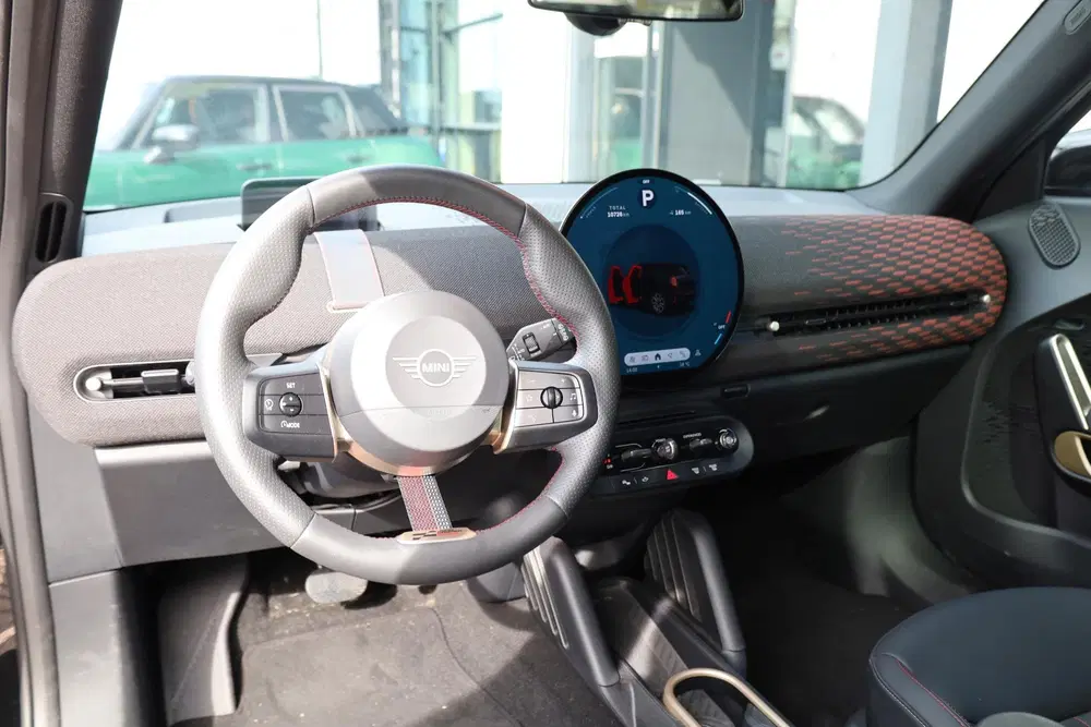 Mini Aceman John Cooper Works uit 2025, foto 6