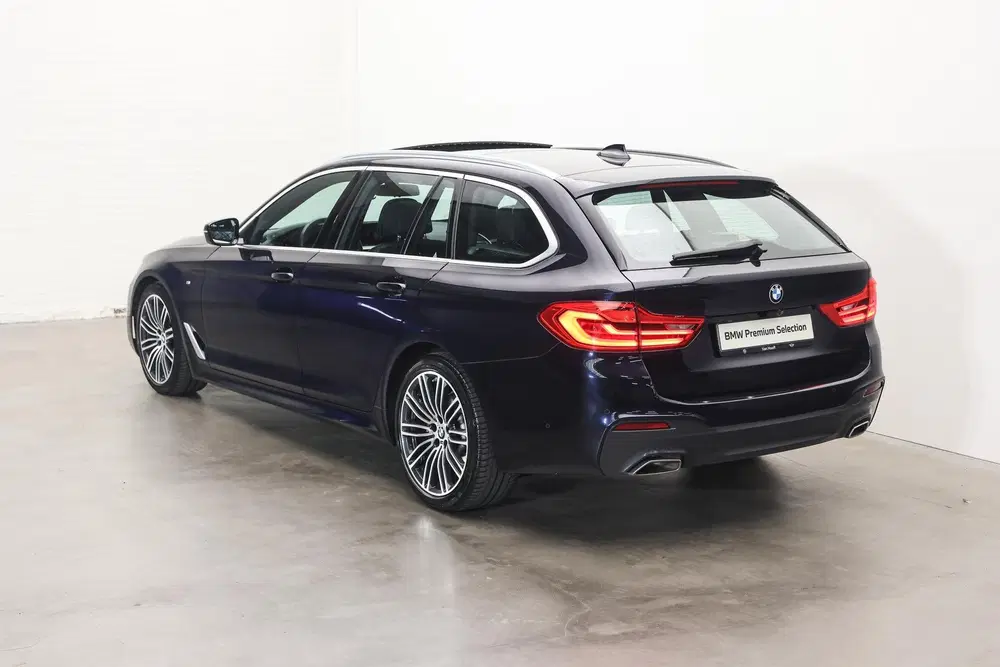 BMW 5-serie 520i High Executive M Sport Automaat uit 2019, foto 2