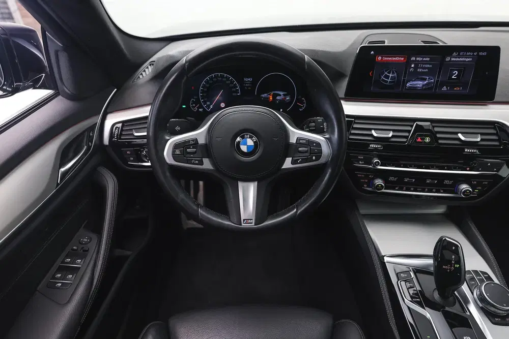 BMW 5-serie 520i High Executive M Sport Automaat uit 2019, foto 3
