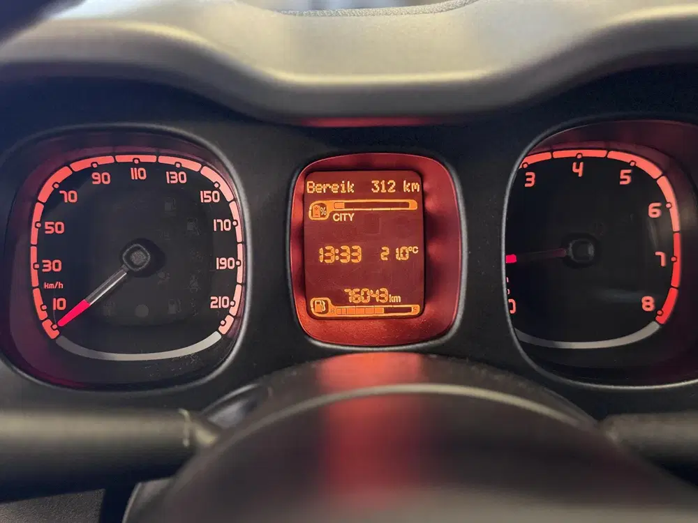 Fiat Panda 1.0 Hybrid Cross uit 2021, foto 14