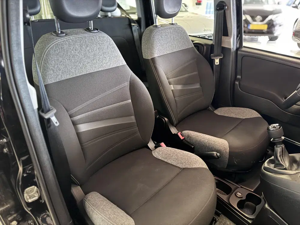 Fiat Panda 1.0 Hybrid Cross uit 2021, foto 4