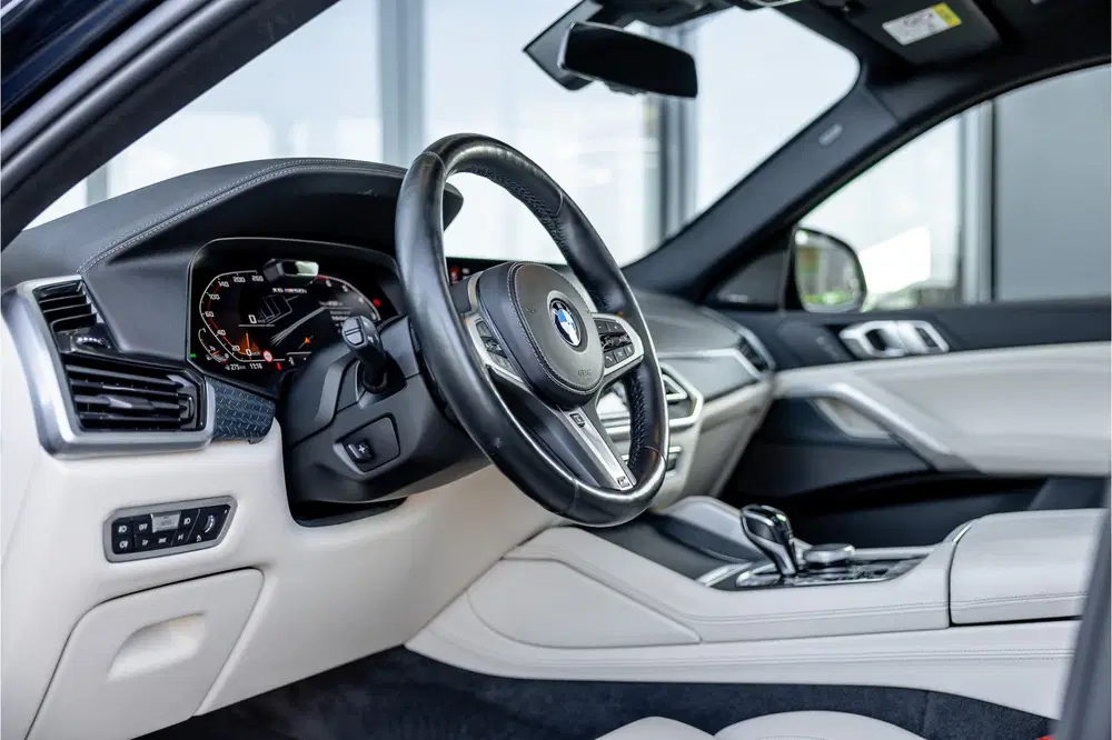 BMW X6 M50i High Executive uit 2020, foto 11