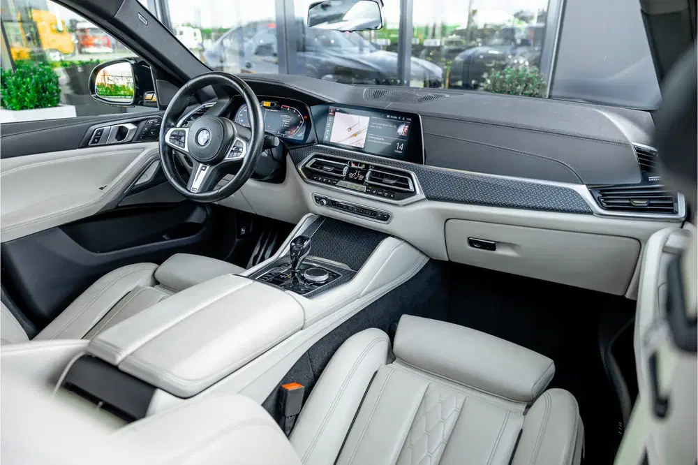 BMW X6 M50i High Executive uit 2020, foto 13