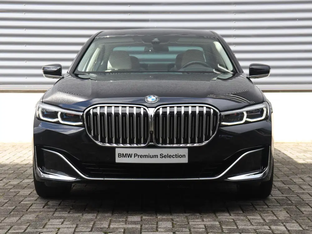 BMW 7-serie Sedan 745e uit 2021, foto 3