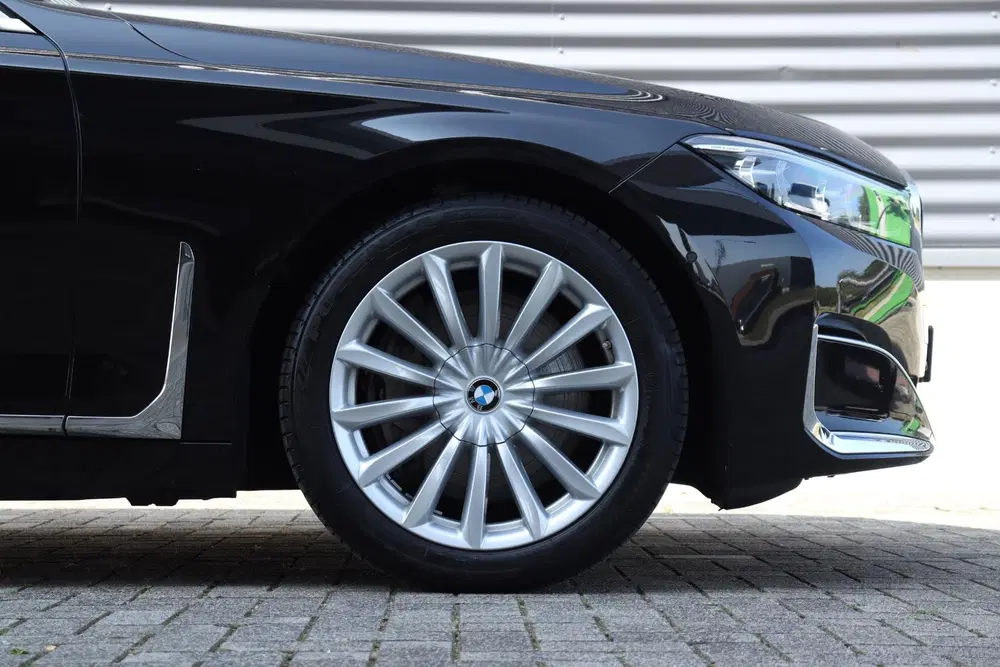 BMW 7-serie Sedan 745e uit 2021, foto 6