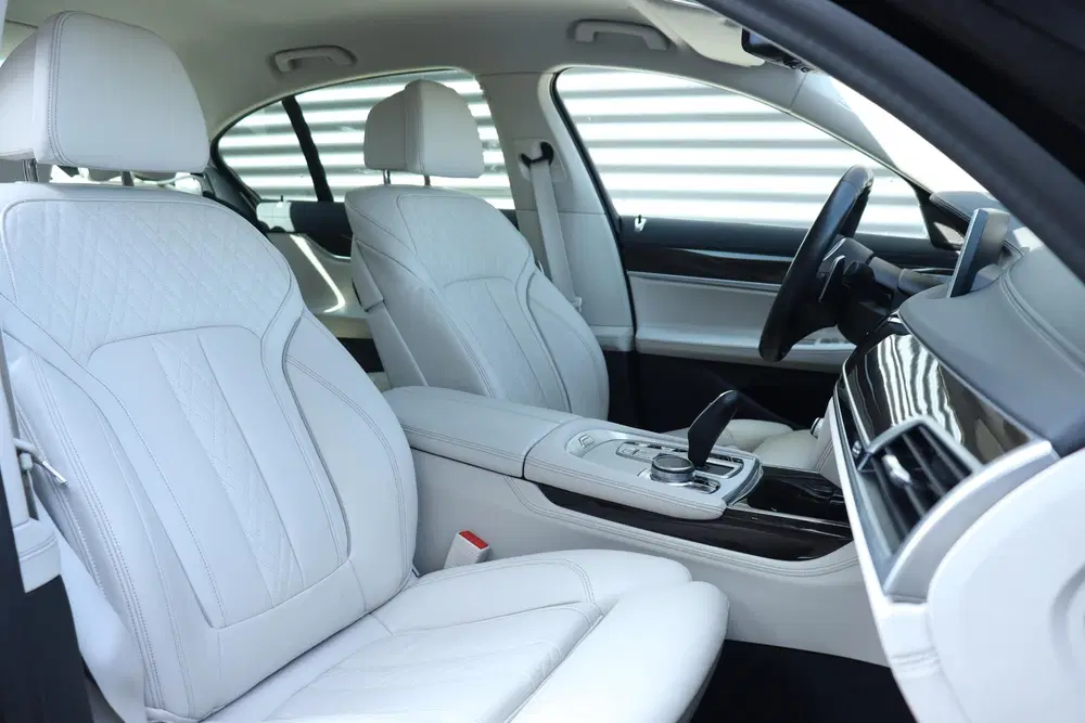 BMW 7-serie Sedan 745e uit 2021, foto 9