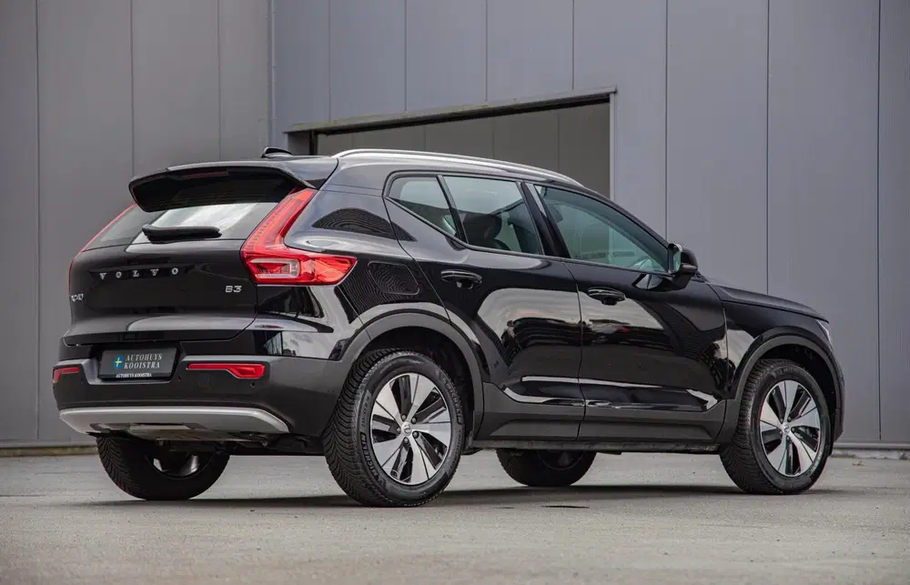 Volvo XC40 2.0 B3 Core MY2026 uit 2025, foto 2
