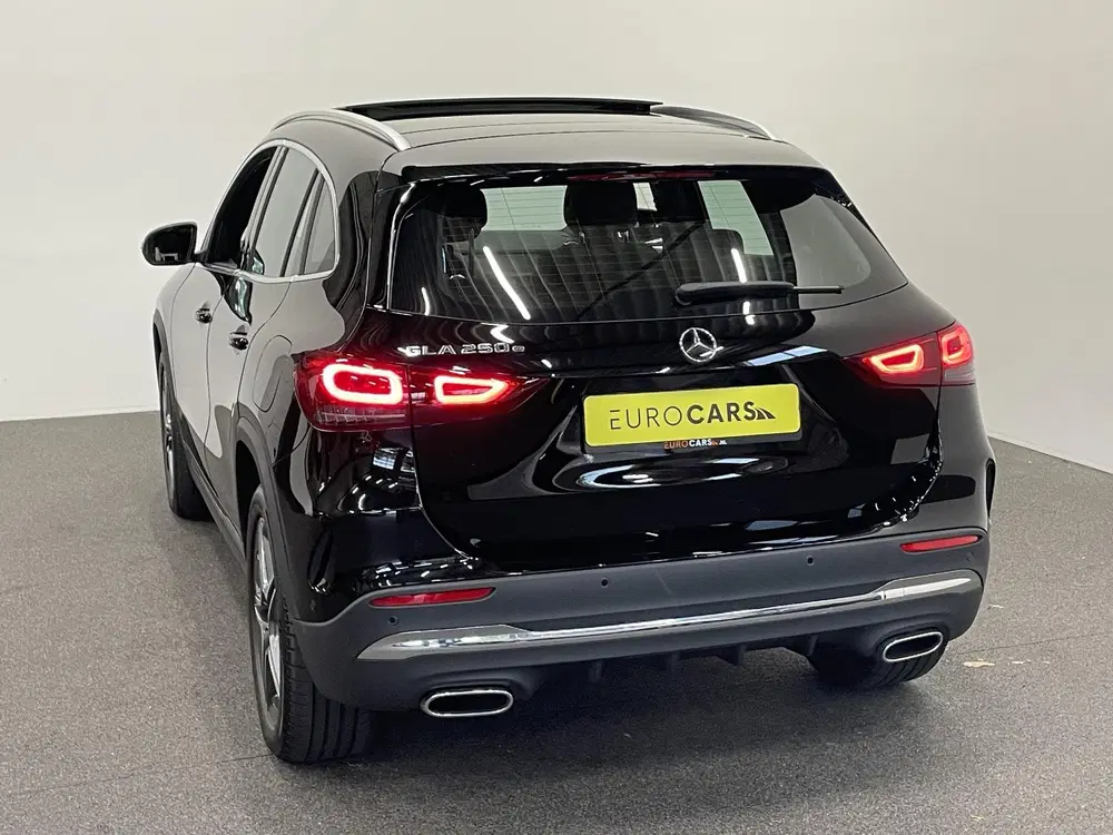 Mercedes-Benz GLA 250 e AMG Line PHEV Automaat Panora uit 2022, foto 13