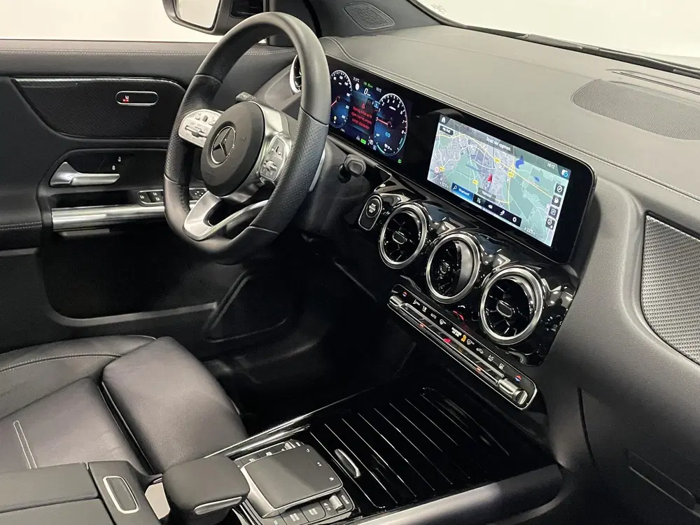 Mercedes-Benz GLA 250 e AMG Line PHEV Automaat Panora uit 2022, foto 2