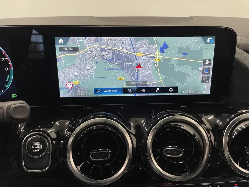 Mercedes-Benz GLA 250 e AMG Line PHEV Automaat Panora uit 2022, foto 3