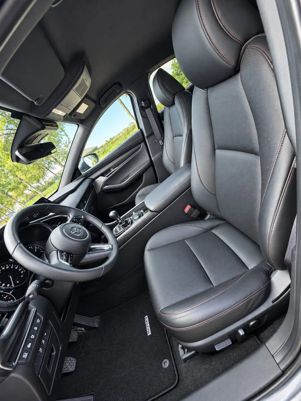 Mazda 3 2.5 e-SkyActiv-G M Hybrid 140 Takumi uit 2025, foto 9