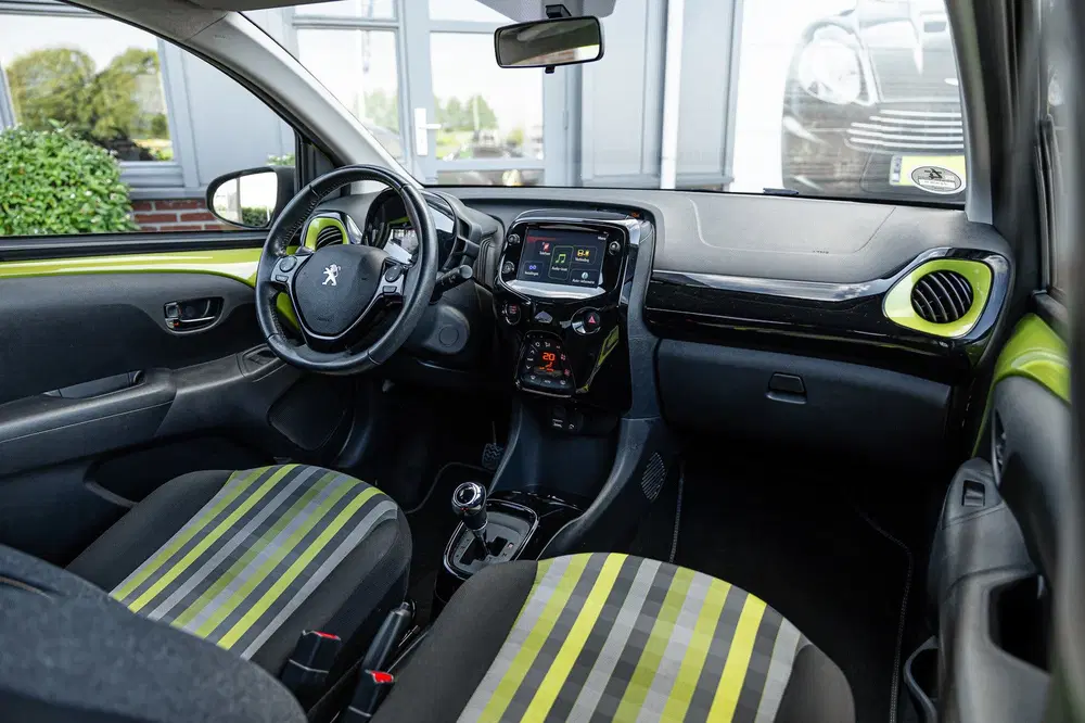 Peugeot 108 1.0 e-VTi Allure uit 2019, foto 4