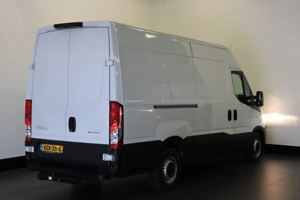 Iveco Daily 35S12V 2.3 L2H2 EURO 6 uit 2019, foto 2