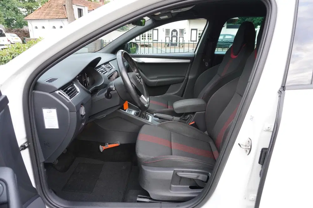 Skoda Octavia 1.0 TSI Greentech Sport Business uit 2019, foto 10