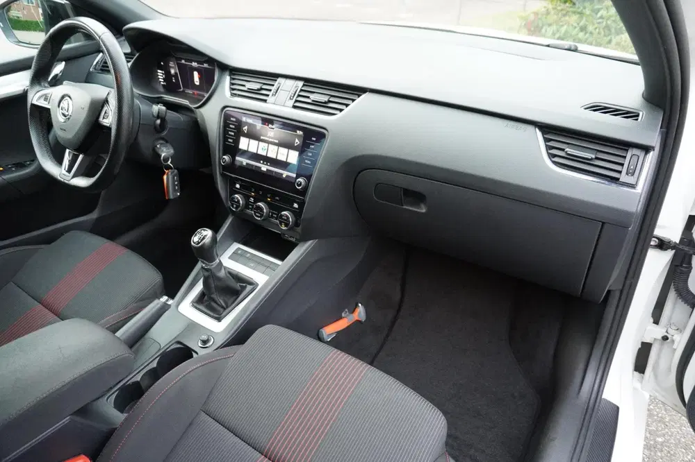 Skoda Octavia 1.0 TSI Greentech Sport Business uit 2019, foto 12