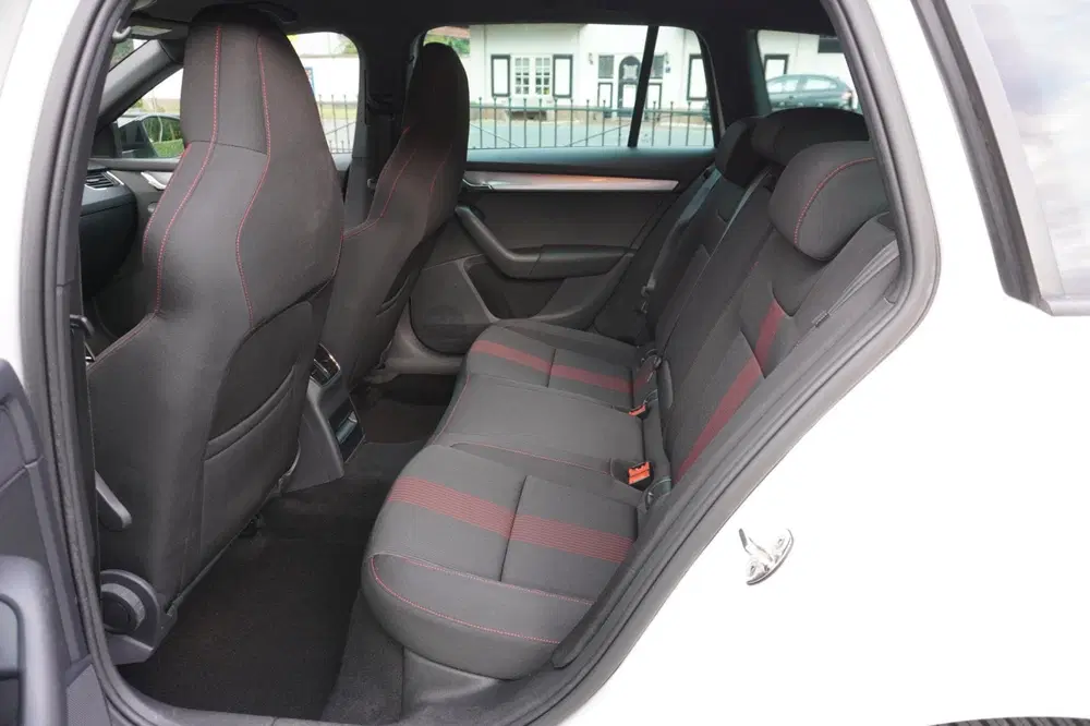 Skoda Octavia 1.0 TSI Greentech Sport Business uit 2019, foto 13