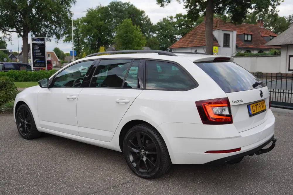 Skoda Octavia 1.0 TSI Greentech Sport Business uit 2019, foto 3