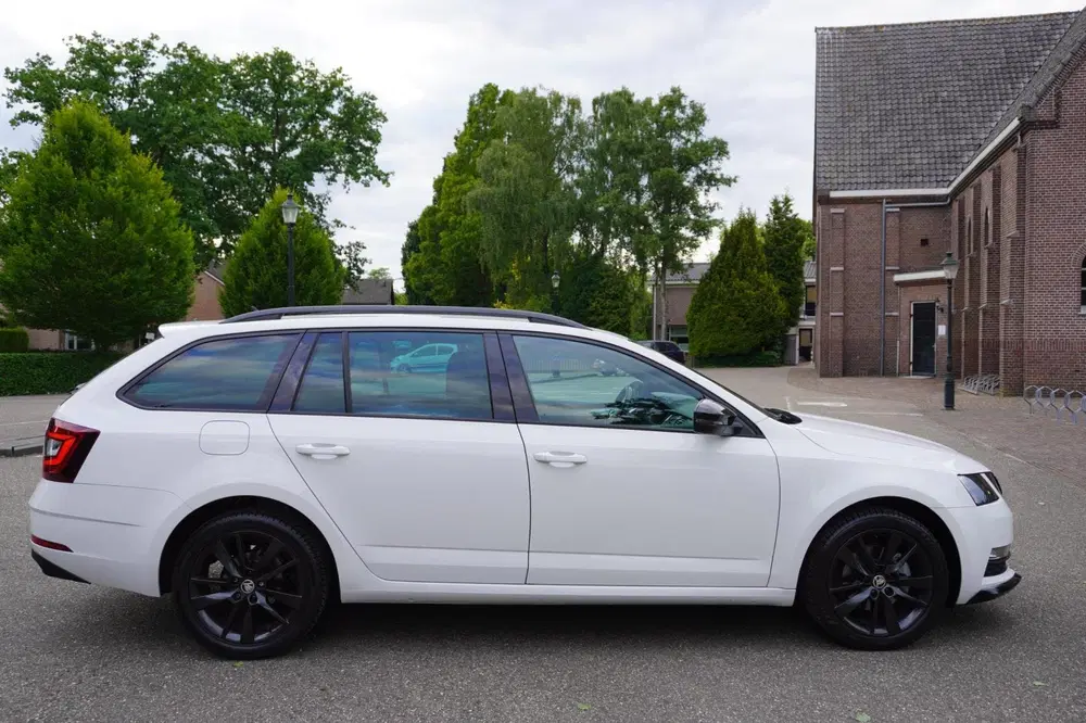 Skoda Octavia 1.0 TSI Greentech Sport Business uit 2019, foto 5