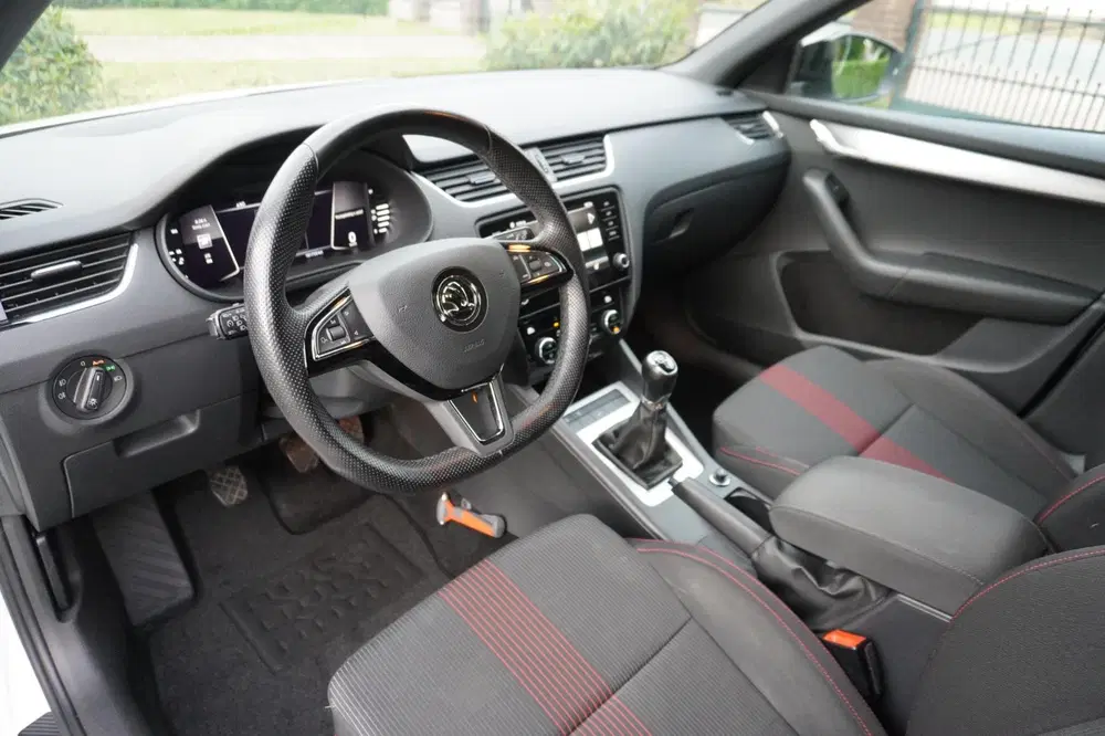 Skoda Octavia 1.0 TSI Greentech Sport Business uit 2019, foto 9