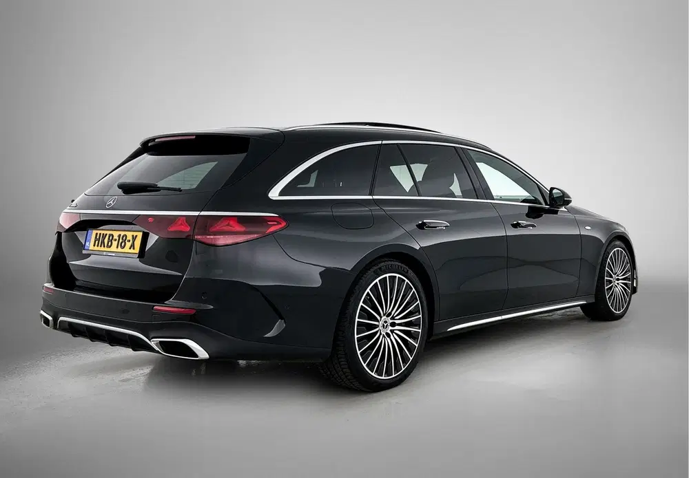 Mercedes-Benz E-Klasse 300 e Sport Edition uit 2025, foto 2