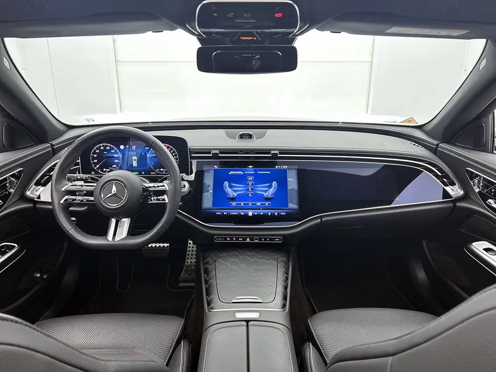 Mercedes-Benz E-Klasse 300 e Sport Edition uit 2025, foto 5