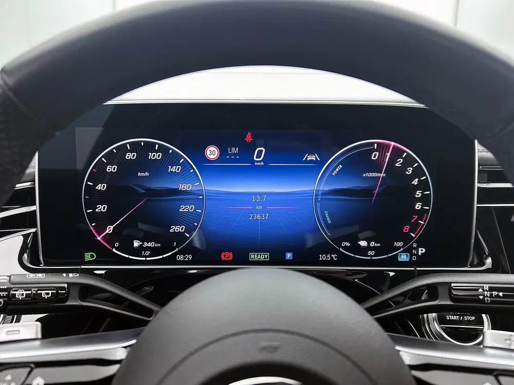 Mercedes-Benz E-Klasse 300 e Sport Edition uit 2025, foto 6