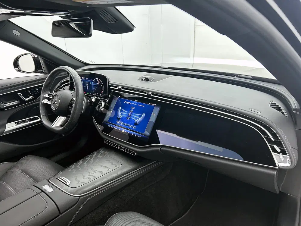 Mercedes-Benz E-Klasse 300 e Sport Edition uit 2025, foto 7