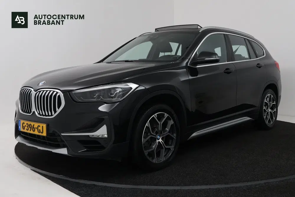 BMW X1 sDrive20i VDL Nedcar Edition (PANORAMADAK uit 2019