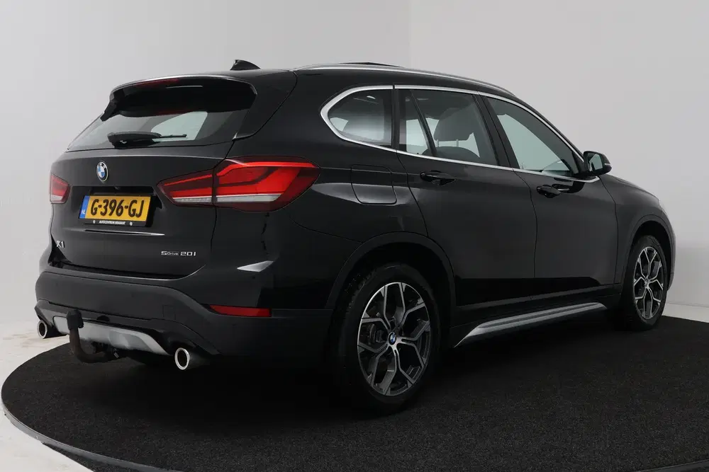 BMW X1 sDrive20i VDL Nedcar Edition (PANORAMADAK uit 2019, foto 14