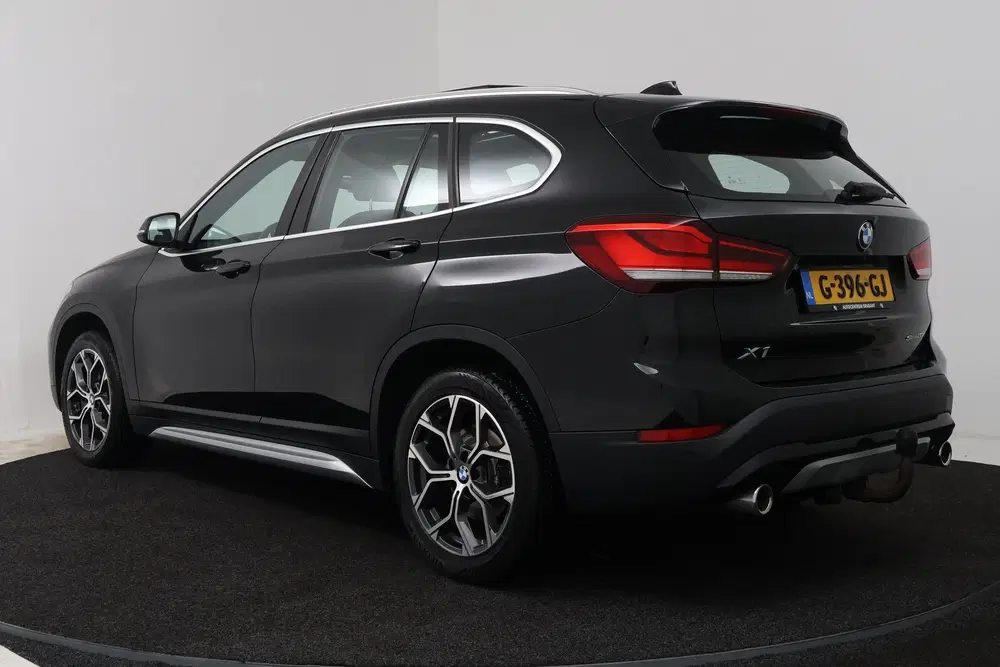 BMW X1 sDrive20i VDL Nedcar Edition (PANORAMADAK uit 2019, foto 6