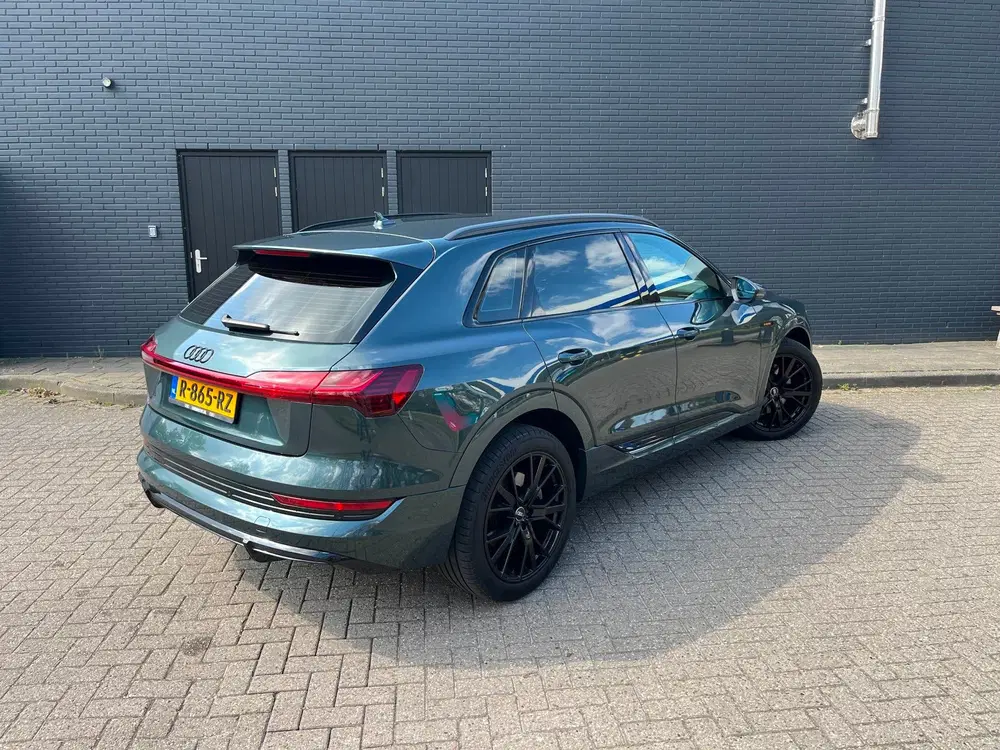 Audi e-tron 55 quattro S edition 95 kWh SOH 92 uit 2022, foto 2