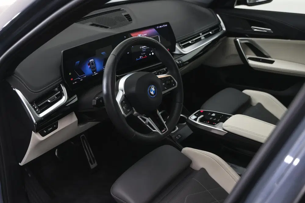 BMW iX1 eDrive20 M Sport uit 2025, foto 10