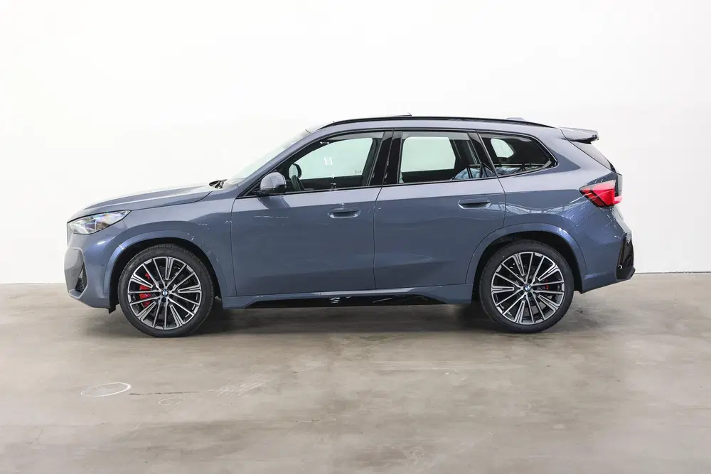 BMW iX1 eDrive20 M Sport uit 2025, foto 8