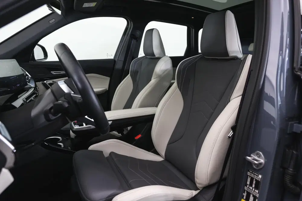 BMW iX1 eDrive20 M Sport uit 2025, foto 9