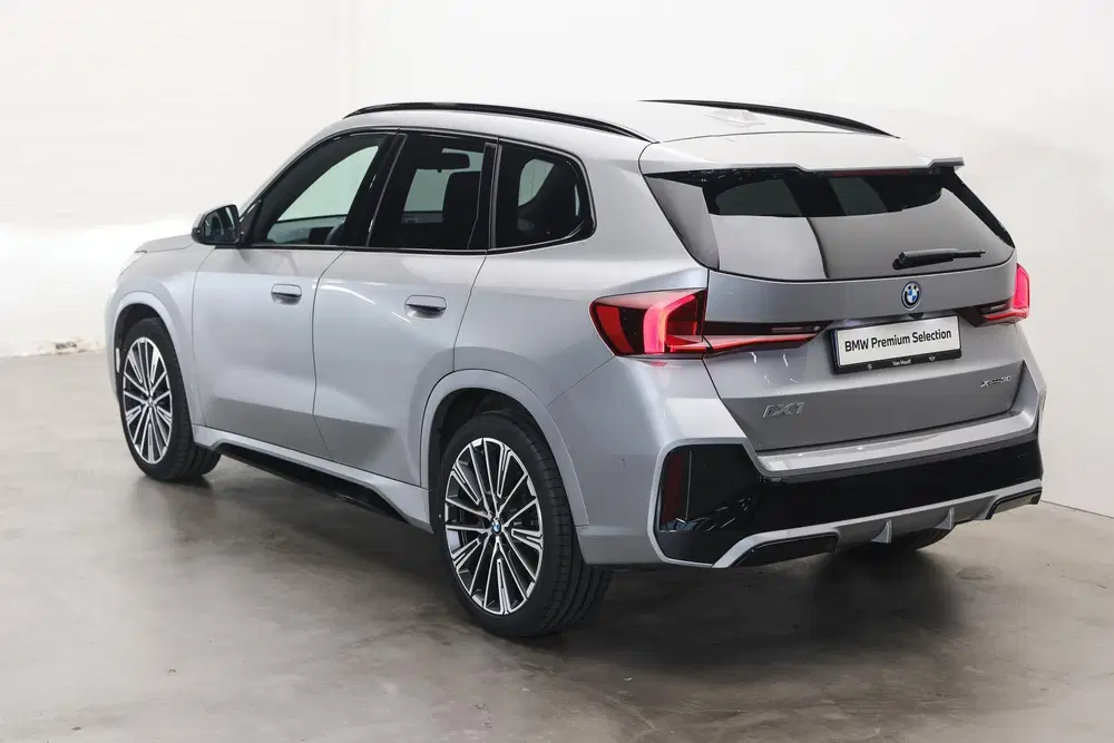 BMW iX1 xDrive30 M Sport uit 2025, foto 2