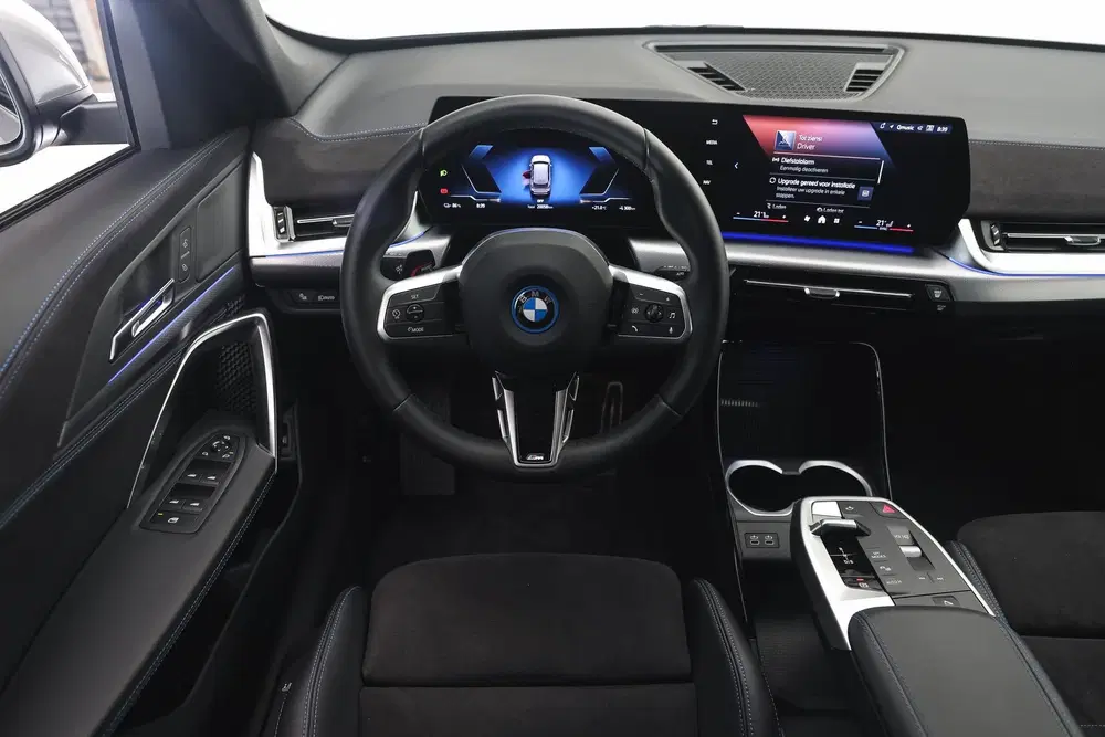 BMW iX1 xDrive30 M Sport uit 2025, foto 3