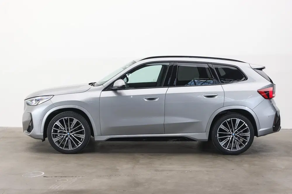 BMW iX1 xDrive30 M Sport uit 2025, foto 7