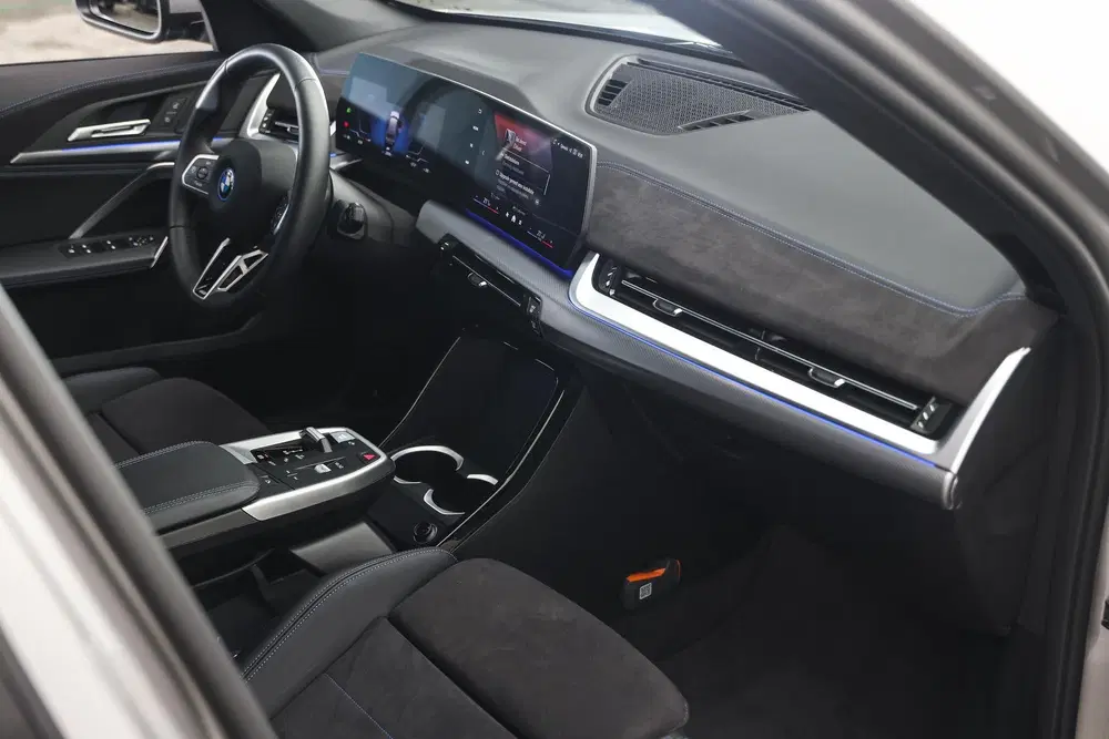 BMW iX1 xDrive30 M Sport uit 2025, foto 9