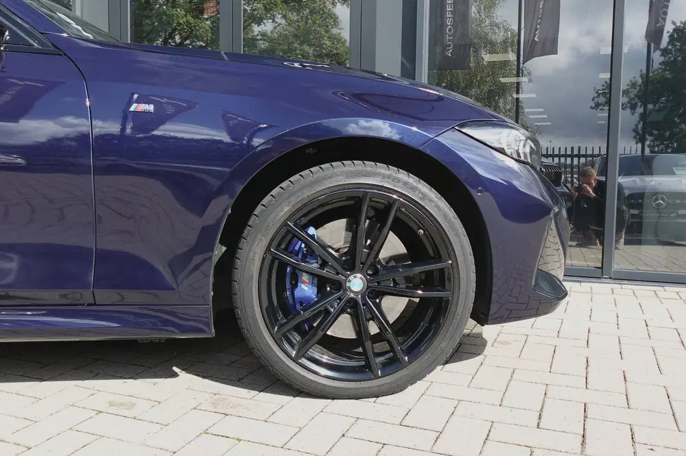BMW 3-serie 330e xDrive M SPORT PANO 360 CAM VOL uit 2023, foto 14