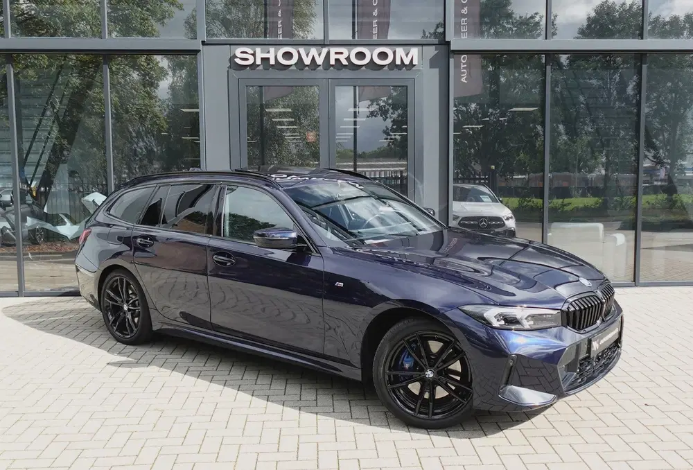 BMW 3-serie 330e xDrive M SPORT PANO 360 CAM VOL uit 2023, foto 3