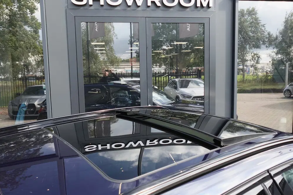 BMW 3-serie 330e xDrive M SPORT PANO 360 CAM VOL uit 2023, foto 6