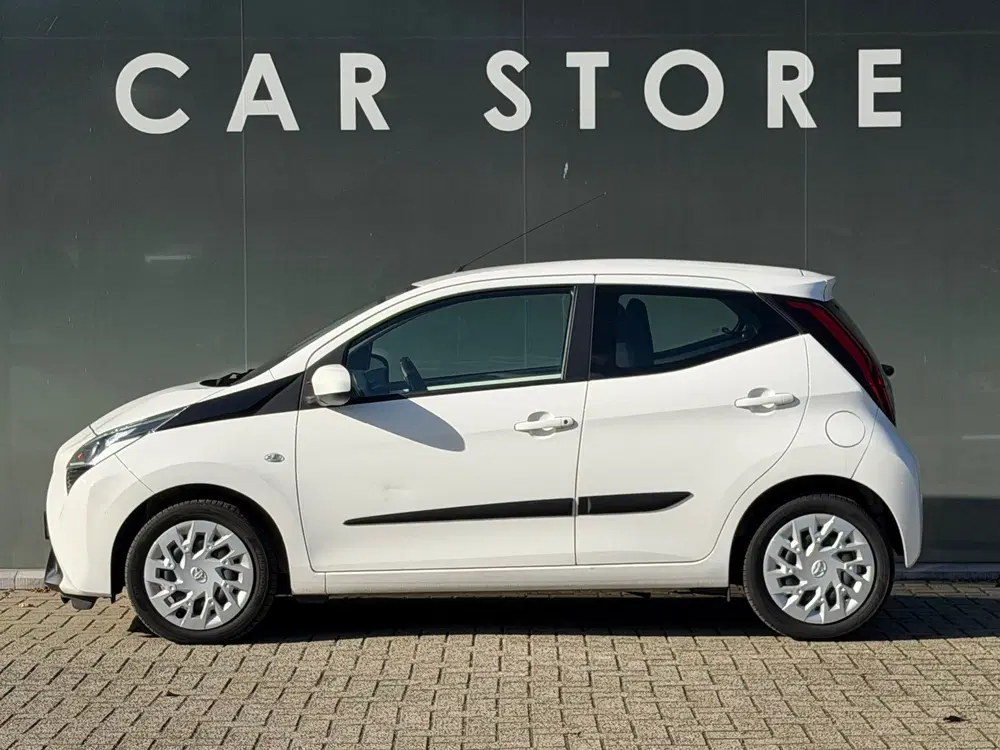 Toyota Aygo 1.0 VVT-i x-play Automaat Camera Carplay uit 2019, foto 2