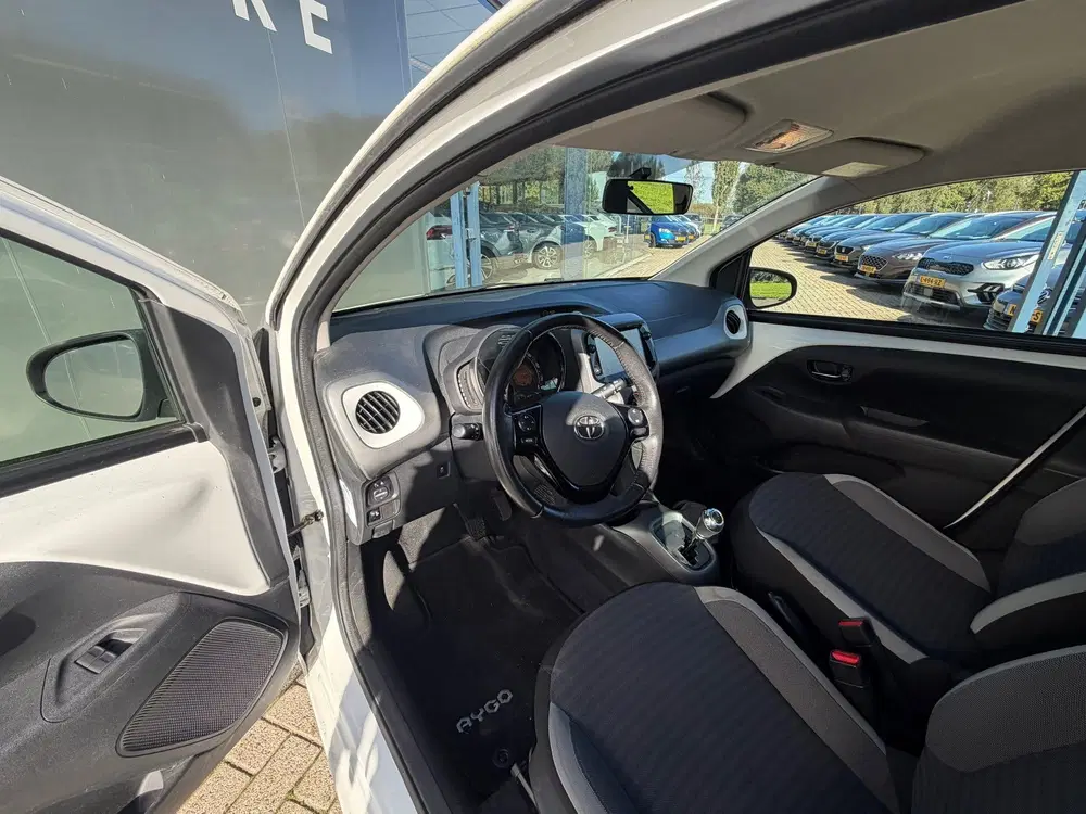 Toyota Aygo 1.0 VVT-i x-play Automaat Camera Carplay uit 2019, foto 6