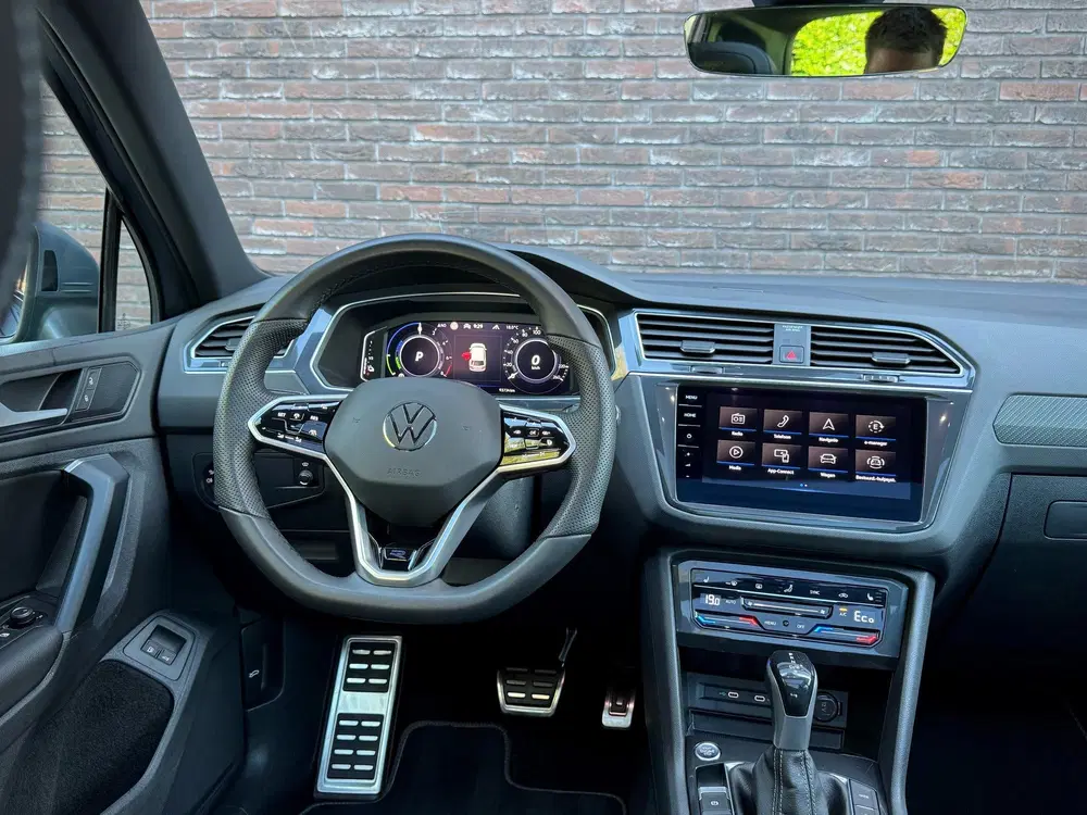 Volkswagen Tiguan R-LINE uit 2022, foto 10